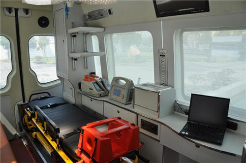 成都救护车内部